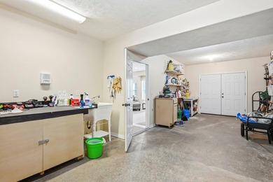 Beautiful all-brick walkout basement home situated on the 7th - photo 43