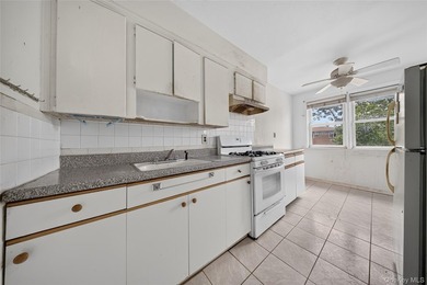South facing all brick attached Colonial in Bayside offers a - photo 11