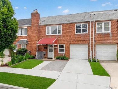 South facing all brick attached Colonial in Bayside offers a - photo 17