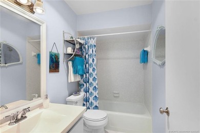 Absolutely Beautiful, 2 Bed/2 Bath, 1300 SqFt, Updated Condo in - photo 25