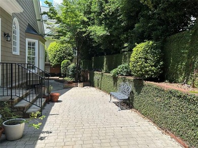 Wonderful cluster home located in popular 2000 Paces Ferry - photo 30