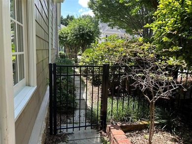Wonderful cluster home located in popular 2000 Paces Ferry - photo 31