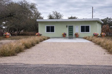 Welcome to your modern coastal retreat! This brand-new - photo 1