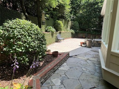 Wonderful cluster home located in popular 2000 Paces Ferry - photo 32
