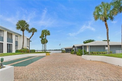Absolutely Beautiful, 2 Bed/2 Bath, 1300 SqFt, Updated Condo in - photo 39