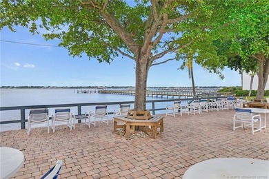 Absolutely Beautiful, 2 Bed/2 Bath, 1300 SqFt, Updated Condo in - photo 41
