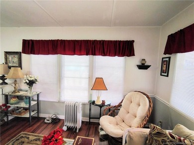 Great remodeled 2 bedroom 2 bath home. Pass thru from kitchen to - photo 18