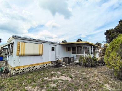 Great remodeled 2 bedroom 2 bath home. Pass thru from kitchen to - photo 32