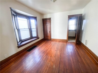 Spacious colonial located in the heart of the City of Rochester! - photo 8