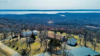 Experience the perfect blend of country privacy and lake living - photo 6