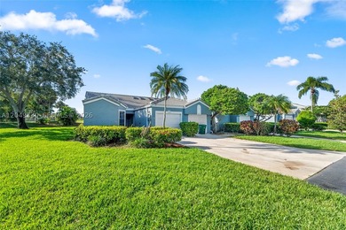Welcome to this beautifully maintained 2-bedroom, 2-bathroom - photo 3