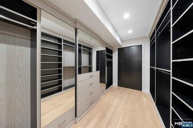 This truly unique, ultra high-end newer construction smart home - photo 18