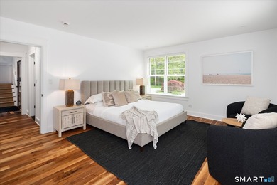 Beautifully updated 4/5 bedroom 4 1/2 bath residence offering a - photo 25