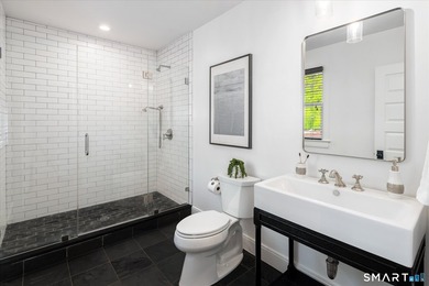 Beautifully updated 4/5 bedroom 4 1/2 bath residence offering a - photo 26