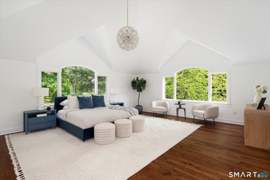 Beautifully updated 4/5 bedroom 4 1/2 bath residence offering a - photo 28