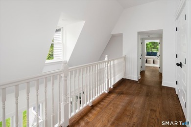 Beautifully updated 4/5 bedroom 4 1/2 bath residence offering a - photo 31