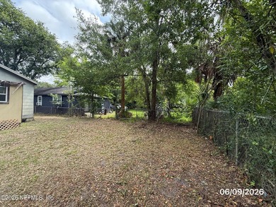 Excellent opportunity for the savvy investor Buyer. North End - photo 6