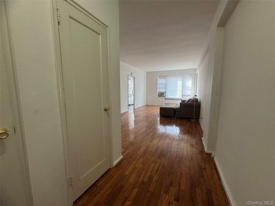 Discover this beautiful studio apartment, now available in the - photo 4