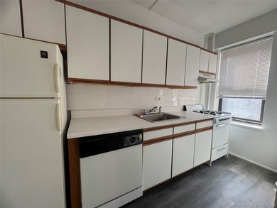 Discover this beautiful studio apartment, now available in the - photo 8