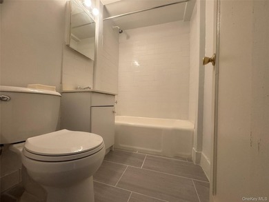 Discover this beautiful studio apartment, now available in the - photo 9