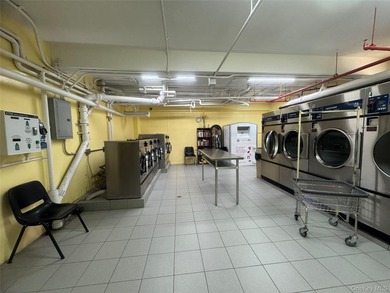 Discover this beautiful studio apartment, now available in the - photo 10