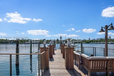Welcome to luxury waterfront living at 176 S Hibiscus Drive in - photo 34