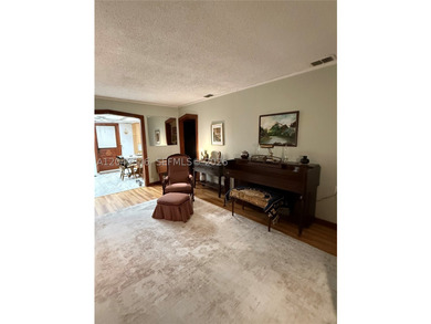 Additional listing photo 1