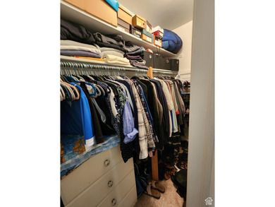 Gorgeous and generously-sized 3 story home on a quiet street in - photo 15