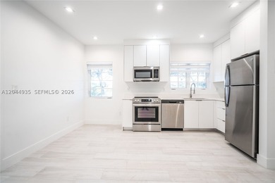 960 Jefferson Avenue is a fully renovated, 12-unit boutique - photo 17