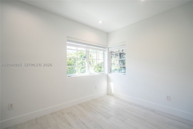 960 Jefferson Avenue is a fully renovated, 12-unit boutique - photo 18