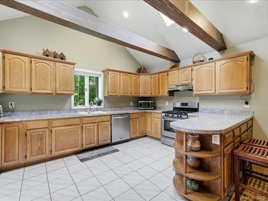 Welcome to this beautifully maintained three bedroom, 2 bath - photo 19