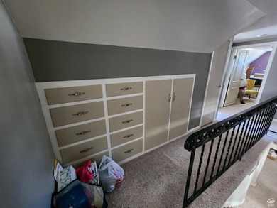 Gorgeous and generously-sized 3 story home on a quiet street in - photo 22