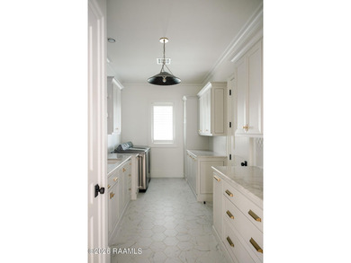 Brought to life through the collaborative vision of builder - photo 30