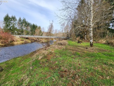 Come settle into this private creekfront homestead on 3 usable - photo 3