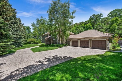 Experience the renewed appeal of this magnificent gated Holladay - photo 2