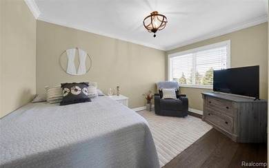 **MOTIVATED SELLER** Turn-key waterfront living with direct - photo 34