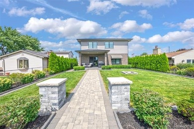 **MOTIVATED SELLER** Turn-key waterfront living with direct - photo 42