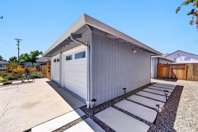 Two turn-key homes on one large lot with extra building area and - photo 8