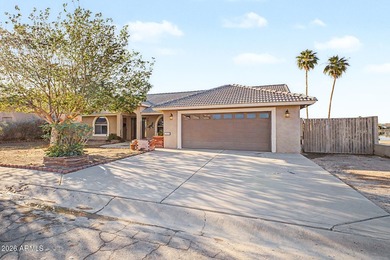 Amazing move in ready waterfront home with quality upgrades - photo 11
