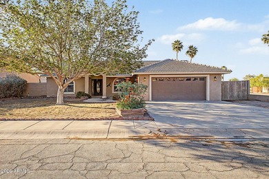 Amazing move in ready waterfront home with quality upgrades - photo 12