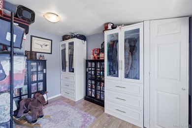 Charming 3-bedroom, 1.5-bath home in Mahopac with lake access to - photo 16