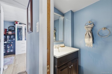 Charming 3-bedroom, 1.5-bath home in Mahopac with lake access to - photo 17