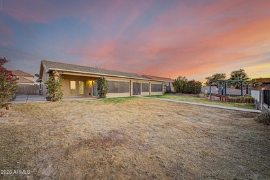 Amazing move in ready waterfront home with quality upgrades - photo 31