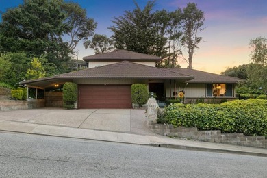 Exceptional Mills Estates residence offering sweeping panoramic - photo 1