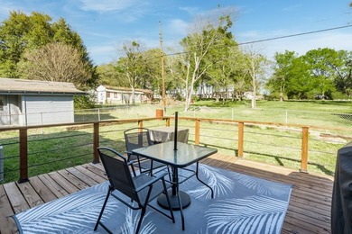 Charming 3-bedroom, 2-bath home located in the highly desirable - photo 11