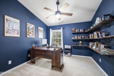 **CENTRAL LOCATION**NO CDD**GATED COMMUNITY** This stylish and - photo 6