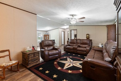 Charming 3-bedroom, 2-bath home located in the highly desirable - photo 21