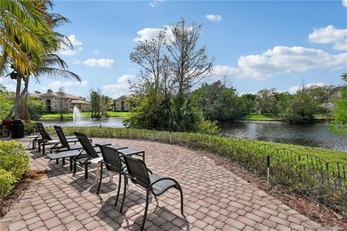 Stunning first-floor Portofino gem with rare private garage and - photo 36