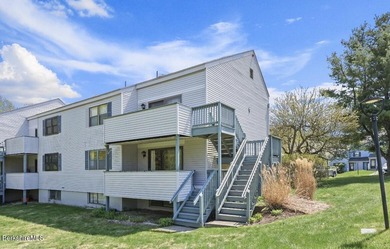 Beautifully maintained 2 bedroom, 2 bath condo, both bedrooms/ - photo 8