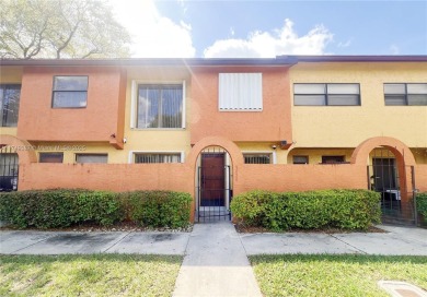Lake Townhome/Townhouse For Sale in Sunrise, Florida